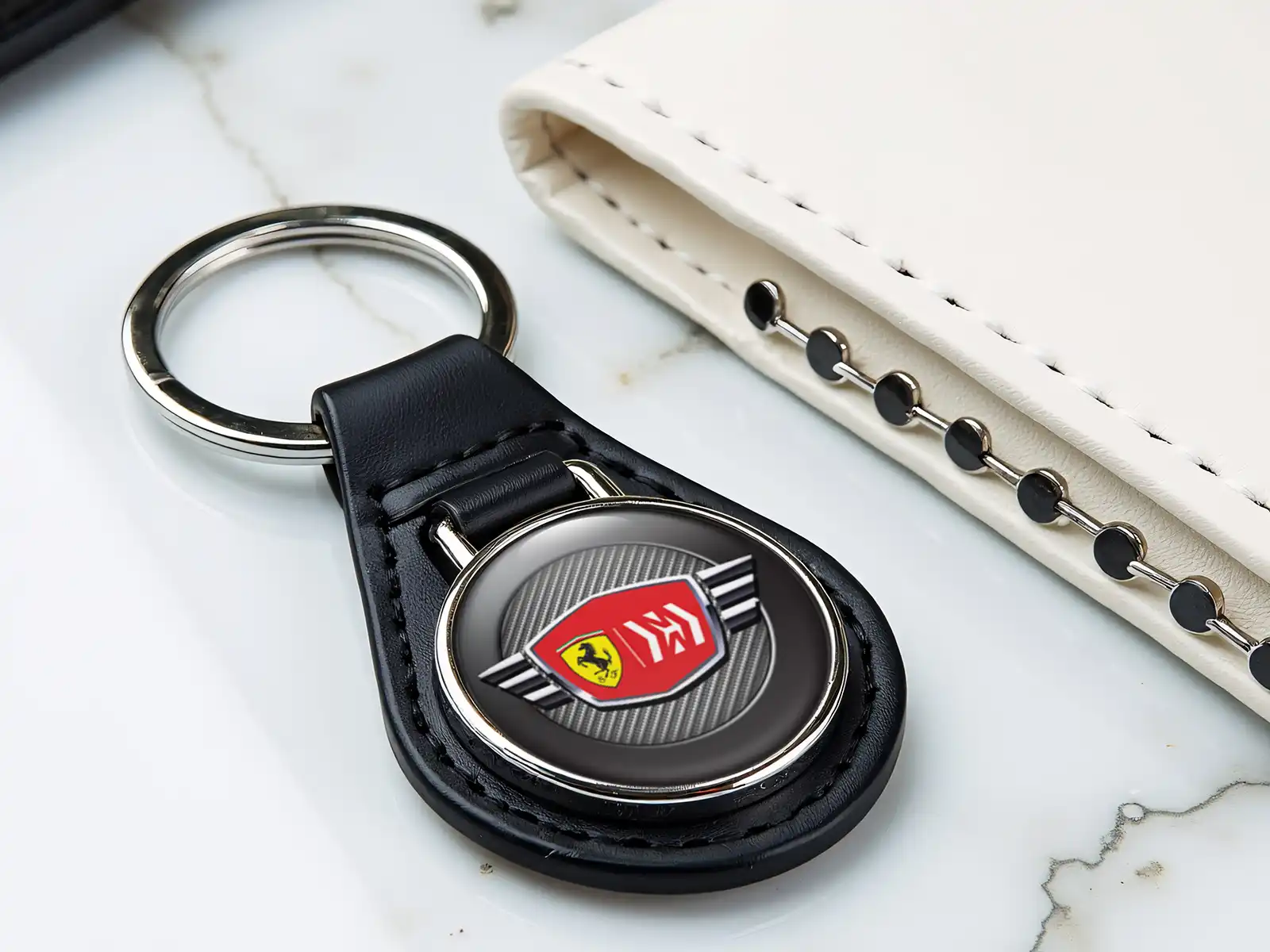 Ferrari Leder Schlüsselanhänger Robuster Stil Limitierte Auflage
